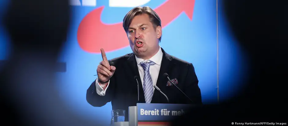 德国极右翼政党选项党（AfD）党员克拉（Maximilian Krah）是该党在今年6月即将举行的欧洲议会大选中推出的首席候选人。他的一名中国助理涉嫌从事间谍活动被捕。